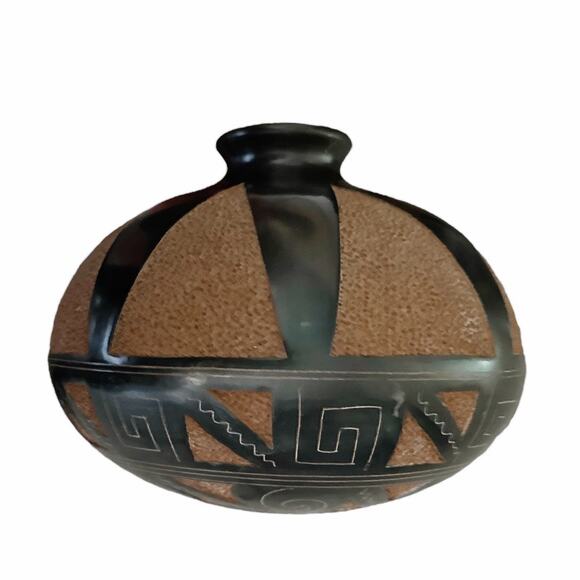 Vintage Hand Carved South American Brown Tan Pottery Vase - Picture 2 of 11